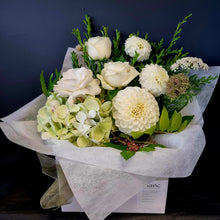 Load image into Gallery viewer, Boxed Posy