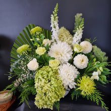 Load image into Gallery viewer, Boxed Posy