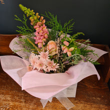 Load image into Gallery viewer, Boxed Arrangement - Florist Choice Special
