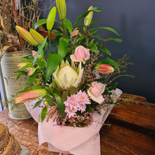 Load image into Gallery viewer, Boxed Posy