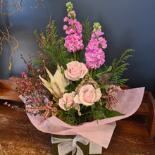 Load image into Gallery viewer, Boxed Posy