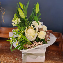 Load image into Gallery viewer, Boxed Posy