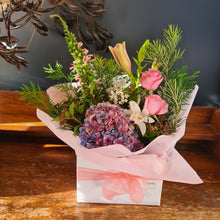 Load image into Gallery viewer, Boxed Posy