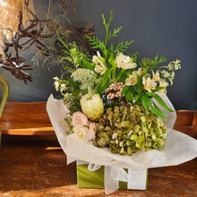 Load image into Gallery viewer, Boxed Posy