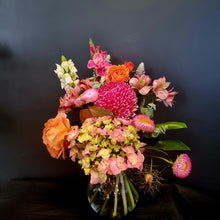 Load image into Gallery viewer, Eco friendly Posy in Vase