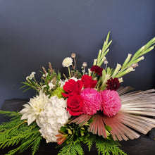 Load image into Gallery viewer, Christmas Centerpiece