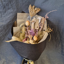 Load image into Gallery viewer, Small dried posy - Blanc Flowers