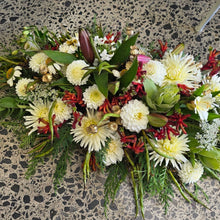 Load image into Gallery viewer, Christmas Centerpiece