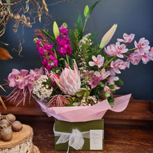 Load image into Gallery viewer, Boxed Posy