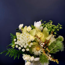 Load image into Gallery viewer, Flowers in a cube

