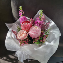 Load image into Gallery viewer, Boxed Posy
