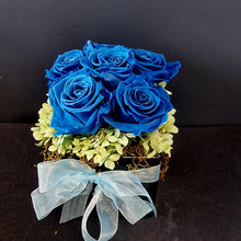 Load image into Gallery viewer, Vase of Preserved Roses
