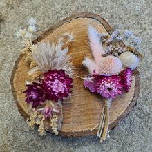 Load image into Gallery viewer, Dried Flower Corsage
