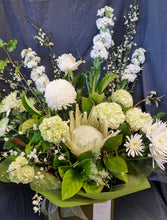 Load image into Gallery viewer, Boxed Posy
