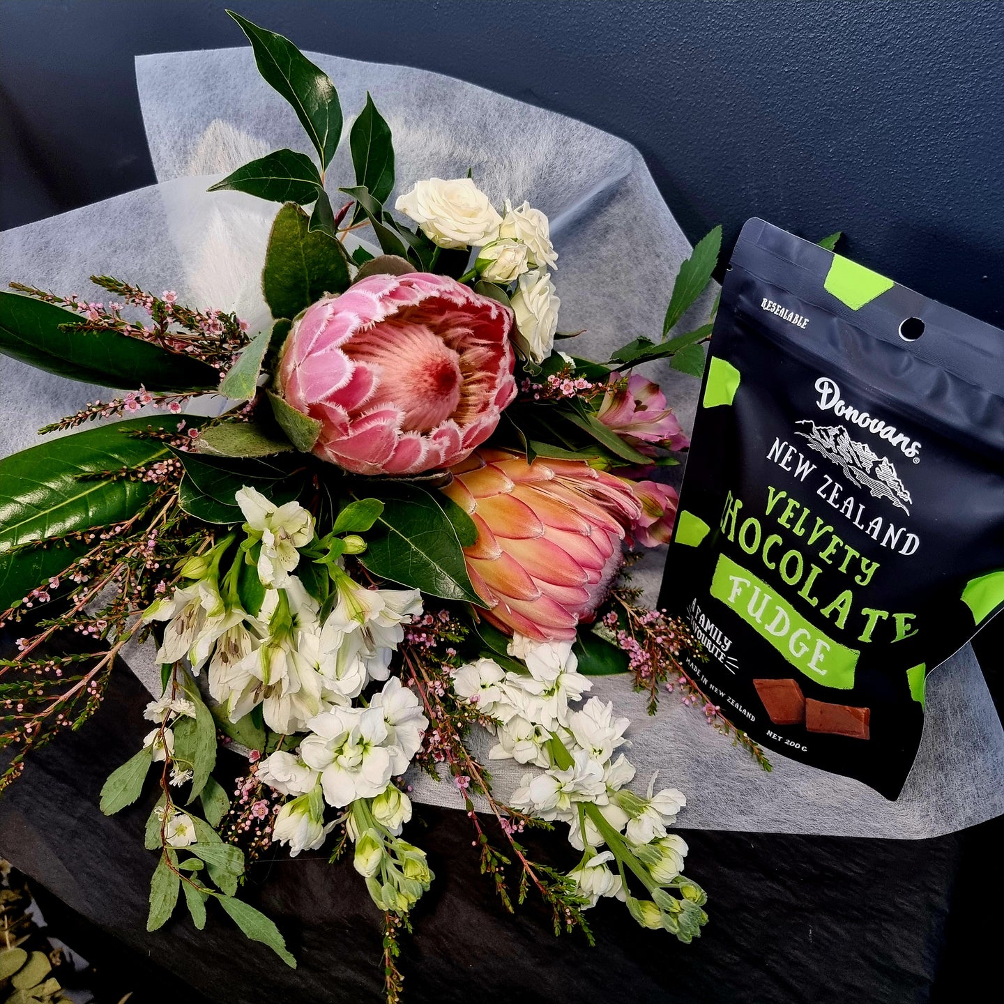 Spring SPECIAL - Flowers and Fudge