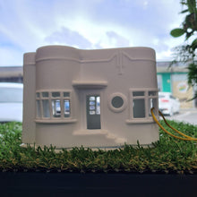 Load image into Gallery viewer, White Ceramic NZ House tea lights
